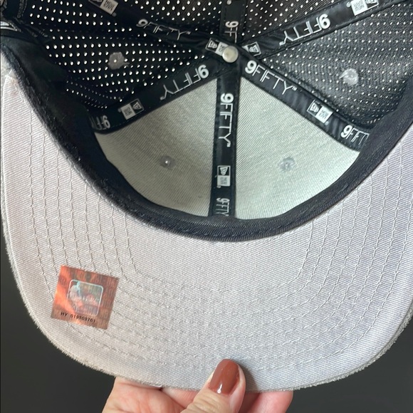 Bulls New Era Gray Suede Cap - Picture 8 of 11